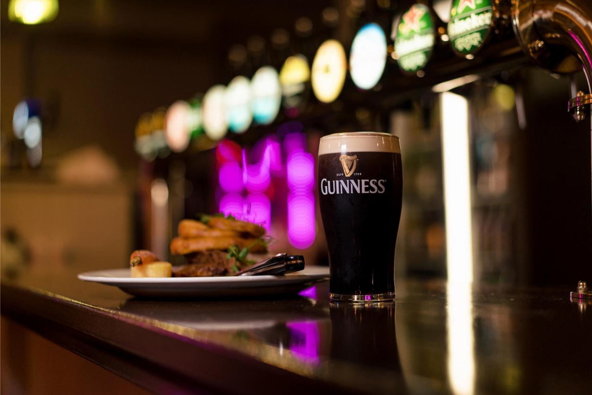 County Arms Birr Hotel Buitenkant foto