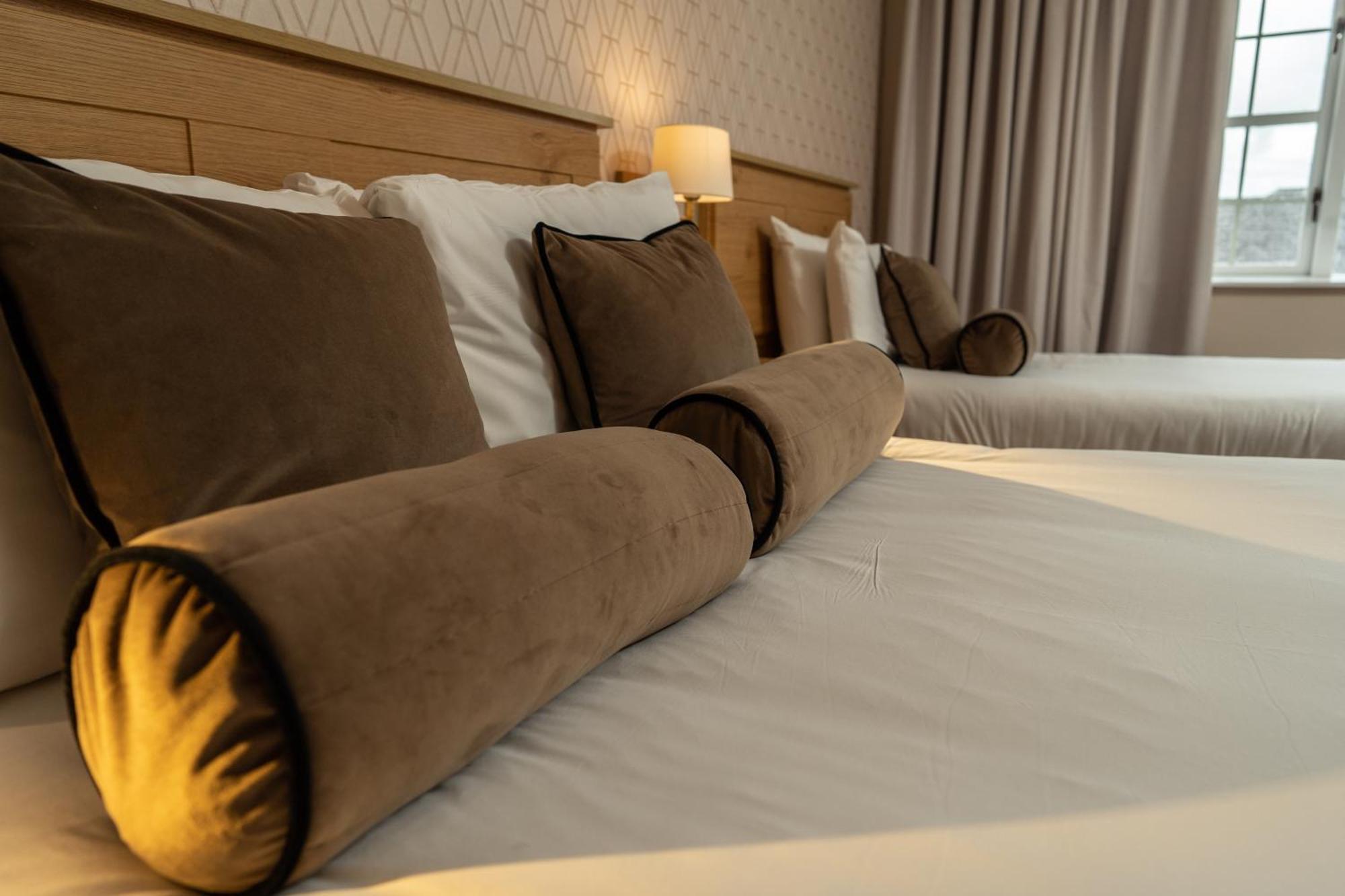 County Arms Birr Hotel Buitenkant foto