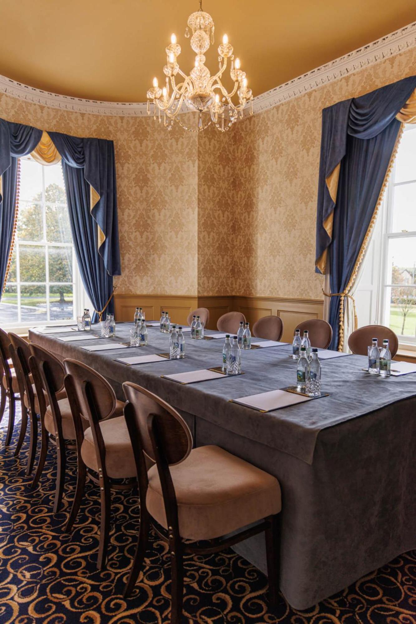 County Arms Birr Hotel Buitenkant foto