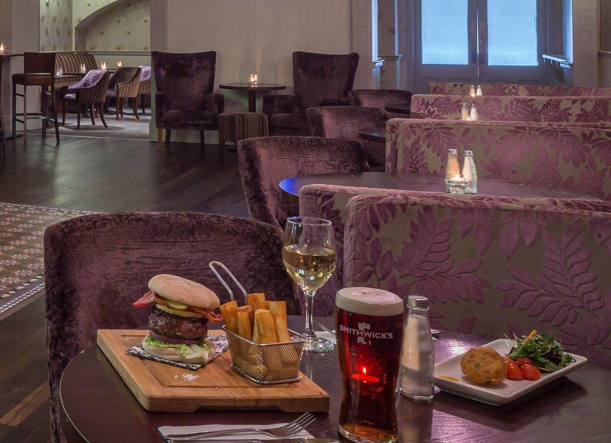 County Arms Birr Hotel Buitenkant foto