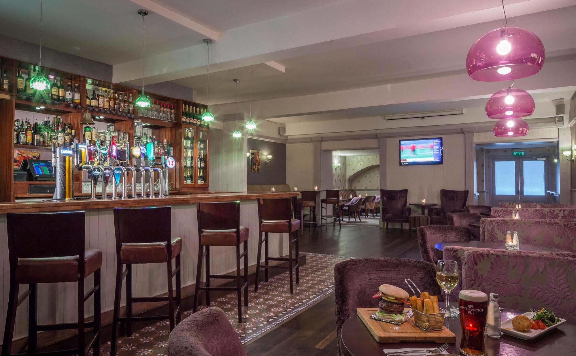 County Arms Birr Hotel Buitenkant foto